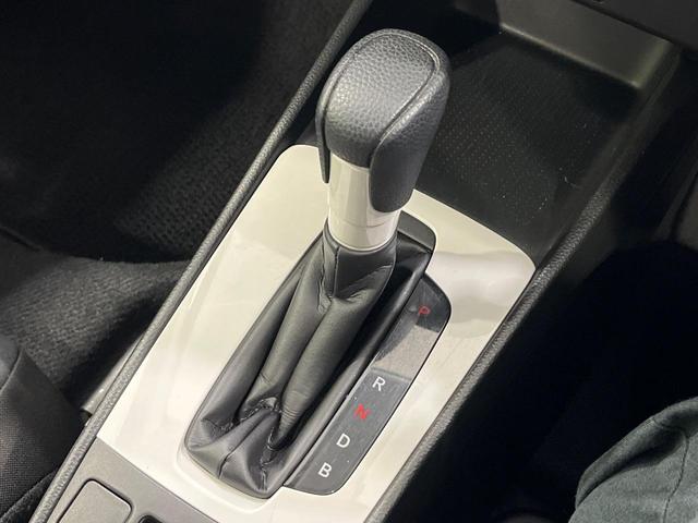 フィット ｅ：ＨＥＶベーシック　４ＷＤ　禁煙車　ＳＤナビ　Ｂｌｕｅｔｏｏｔｈ再生　バックカメラ　ホンダセンシング　アダプティブクルーズ　寒冷地仕様　ドライブレコーダー　ＬＥＤヘッド　ＥＴＣ　スマートキー　電子パーキングブレーキ（37枚目）