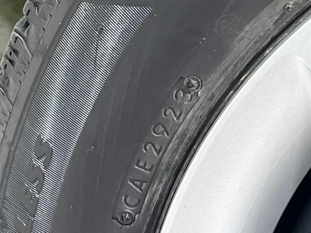 フィット ｅ：ＨＥＶベーシック　４ＷＤ　禁煙車　ＳＤナビ　Ｂｌｕｅｔｏｏｔｈ再生　バックカメラ　ホンダセンシング　アダプティブクルーズ　寒冷地仕様　ドライブレコーダー　ＬＥＤヘッド　ＥＴＣ　スマートキー　電子パーキングブレーキ（54枚目）