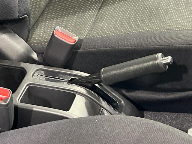 ジムニー ＸＣ　４ＷＤ　禁煙車　ターボ　セーフティサポート　クルーズコントロール　シートヒーター　スマートキー　ＬＥＤヘッド　オートハイビーム　ステアリングスイッチ　オートエアコン　純正１６インチアルミ（33枚目）