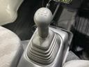 キャリイトラック ＫＣ　４ＷＤ　禁煙車　ＣＤ・ＤＶＤ再生　高低速２段階式５ＭＴ　サンバイザー（運転席／助手席）　エアバックセット（5枚目）