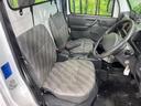 ＫＣ　４ＷＤ　禁煙車　ＣＤ・ＤＶＤ再生　高低速２段階式５ＭＴ　サンバイザー（運転席／助手席）　エアバックセット（20枚目）