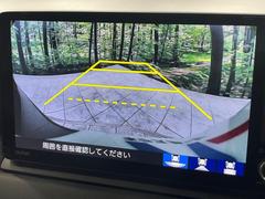 【バックカメラ】駐車時に後方がリアルタイム映像で確認できます。大型商業施設や立体駐車場での駐車時や、夜間のバック時に大活躍！運転スキルに関わらず、今や必須となった装備のひとつです！ 4