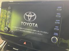 【メーカー純正ナビ】インテリアに溶け込むスタイリッシュな「専用設計」メーカーナビを装備♪視認性や操作性など基本性能にも優れ、より上質なカーライフをお楽しみいただけます。 3