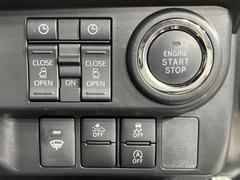 【両側パワースライドドア】スマートキーや運転席のスイッチで後席両側スライドドアの開閉が可能♪電動だから力を入れてドアを開ける必要が無く、小さなお子様でも簡単に開け閉めでき快適です♪ 5