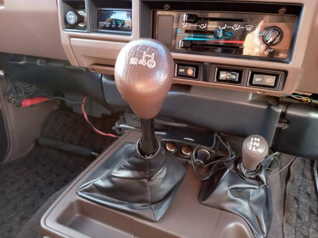 ランドクルーザープラド SX 4WD ディーゼルターボ 5速MT ETC バックソナー ヒッチメンバー センターデフロック プレヒート ヘッドライトウオッチャー フロントフォグ 社外16インチAW(12枚目)