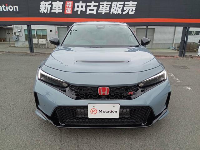 シビック タイプR 1オーナー エアロダイナミクス 専用リアスポイラー/シート/ステアリング ホンダセンシング レーダークルコン 純正コネクトディスプレイナビTV Bカメラ ブレンボ製キャリパー トリプルマフラー(3枚目)