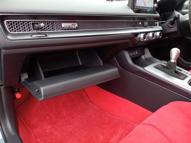 シビック タイプR 1オーナー エアロダイナミクス 専用リアスポイラー/シート/ステアリング ホンダセンシング レーダークルコン 純正コネクトディスプレイナビTV Bカメラ ブレンボ製キャリパー トリプルマフラー(49枚目)