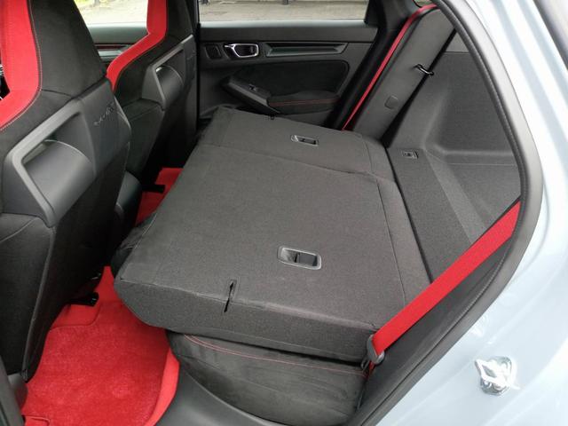 シビック タイプR 1オーナー エアロダイナミクス 専用リアスポイラー/シート/ステアリング ホンダセンシング レーダークルコン 純正コネクトディスプレイナビTV Bカメラ ブレンボ製キャリパー トリプルマフラー(66枚目)