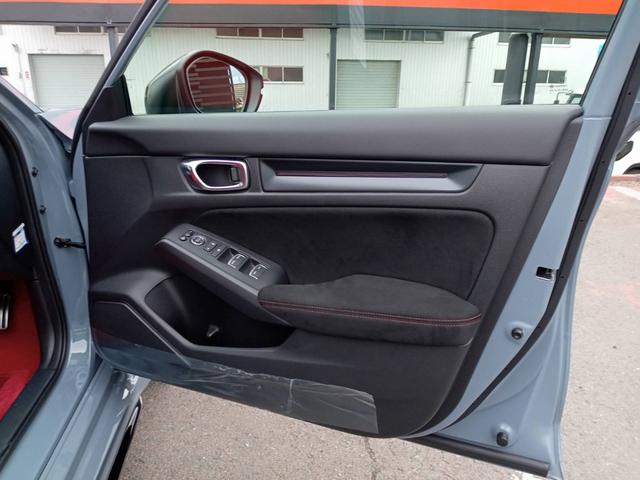 シビック タイプR 1オーナー エアロダイナミクス 専用リアスポイラー/シート/ステアリング ホンダセンシング レーダークルコン 純正コネクトディスプレイナビTV Bカメラ ブレンボ製キャリパー トリプルマフラー(70枚目)