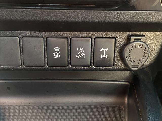 ハイラックス Z プリクラッシュセーフティ レーンアシスト レーダークルーズコントロール 純正ナビ バックカメラ ETC LEDヘッドライト オートライト プッシュスタート 寒冷地仕様 マッドクロス17インチホイール(20枚目)