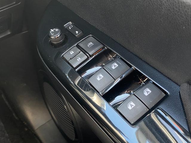 ハイラックス Z プリクラッシュセーフティ レーンアシスト レーダークルーズコントロール 純正ナビ バックカメラ ETC LEDヘッドライト オートライト プッシュスタート 寒冷地仕様 マッドクロス17インチホイール(31枚目)