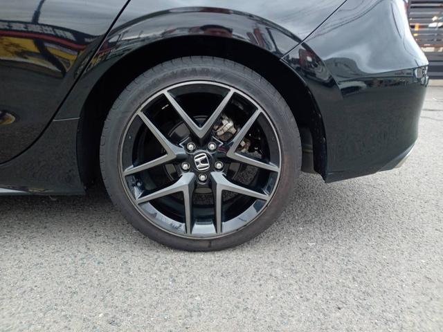 シビック ＥＸ　１オーナー　ホンダセンシング　クリアランスソナー　ＢＳＭ　レーダークルーズコントロール　シートヒーター　ＢＯＳＥスピーカー　純正ナビ　フルセグＴＶ　Ｂカメラ　ワイヤレス充電　ＥＴＣ　純正１８インチＡＷ（11枚目）