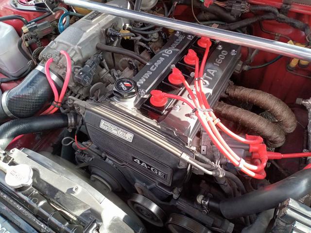 カローラレビン ＧＴ　ＡＰＥＸ　白黒全塗装　タイベル交換済　社外フルエアロ　５次元マフラー　ＢＬＩＴＺ車高調　ＡＰＥＸエアクリ　社外Ｆタワーバー　ビートラッシュＲタワーバー　社外ステアリング　レカロ製セミバケ　トスコ１４インチＡＷ（14枚目）