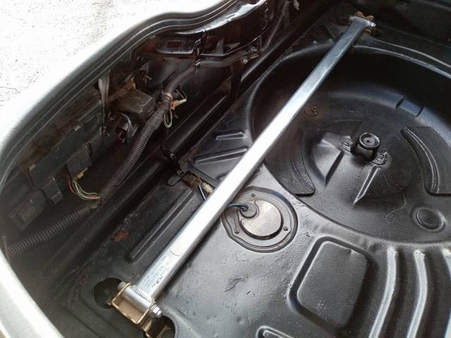 カローラレビン ＧＴ　ＡＰＥＸ　白黒全塗装　タイベル交換済　社外フルエアロ　５次元マフラー　ＢＬＩＴＺ車高調　ＡＰＥＸエアクリ　社外Ｆタワーバー　ビートラッシュＲタワーバー　社外ステアリング　レカロ製セミバケ　トスコ１４インチＡＷ（16枚目）