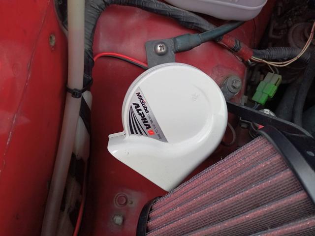 カローラレビン ＧＴ　ＡＰＥＸ　白黒全塗装　タイベル交換済　社外フルエアロ　５次元マフラー　ＢＬＩＴＺ車高調　ＡＰＥＸエアクリ　社外Ｆタワーバー　ビートラッシュＲタワーバー　社外ステアリング　レカロ製セミバケ　トスコ１４インチＡＷ（17枚目）