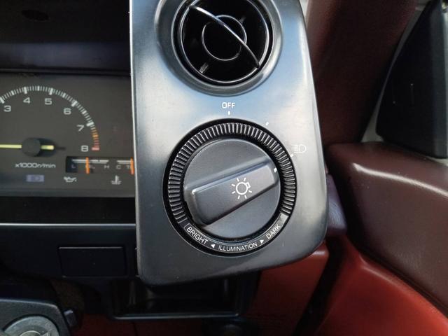 カローラレビン ＧＴ　ＡＰＥＸ　白黒全塗装　タイベル交換済　社外フルエアロ　５次元マフラー　ＢＬＩＴＺ車高調　ＡＰＥＸエアクリ　社外Ｆタワーバー　ビートラッシュＲタワーバー　社外ステアリング　レカロ製セミバケ　トスコ１４インチＡＷ（29枚目）