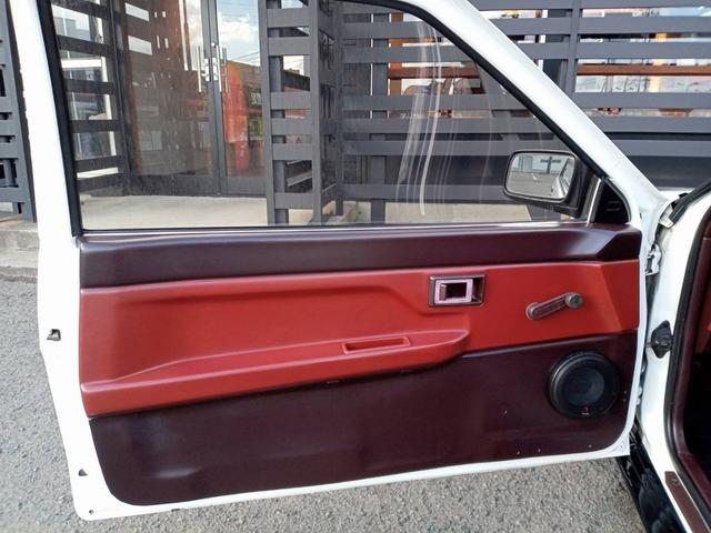 カローラレビン ＧＴ　ＡＰＥＸ　白黒全塗装　タイベル交換済　社外フルエアロ　５次元マフラー　ＢＬＩＴＺ車高調　ＡＰＥＸエアクリ　社外Ｆタワーバー　ビートラッシュＲタワーバー　社外ステアリング　レカロ製セミバケ　トスコ１４インチＡＷ（33枚目）