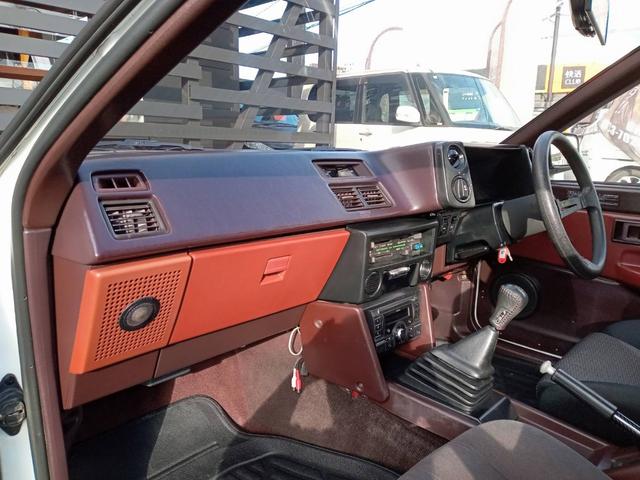 カローラレビン ＧＴ　ＡＰＥＸ　白黒全塗装　タイベル交換済　社外フルエアロ　５次元マフラー　ＢＬＩＴＺ車高調　ＡＰＥＸエアクリ　社外Ｆタワーバー　ビートラッシュＲタワーバー　社外ステアリング　レカロ製セミバケ　トスコ１４インチＡＷ（34枚目）