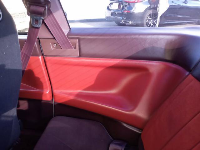 カローラレビン ＧＴ　ＡＰＥＸ　白黒全塗装　タイベル交換済　社外フルエアロ　５次元マフラー　ＢＬＩＴＺ車高調　ＡＰＥＸエアクリ　社外Ｆタワーバー　ビートラッシュＲタワーバー　社外ステアリング　レカロ製セミバケ　トスコ１４インチＡＷ（40枚目）