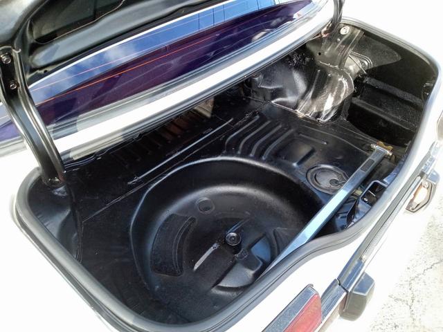 カローラレビン ＧＴ　ＡＰＥＸ　白黒全塗装　タイベル交換済　社外フルエアロ　５次元マフラー　ＢＬＩＴＺ車高調　ＡＰＥＸエアクリ　社外Ｆタワーバー　ビートラッシュＲタワーバー　社外ステアリング　レカロ製セミバケ　トスコ１４インチＡＷ（45枚目）