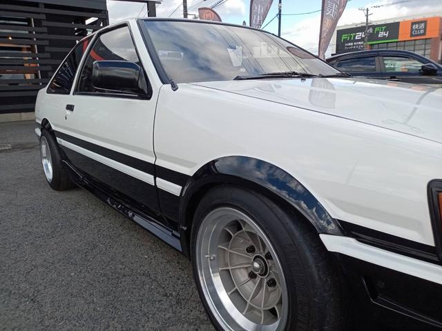 カローラレビン ＧＴ　ＡＰＥＸ　白黒全塗装　タイベル交換済　社外フルエアロ　５次元マフラー　ＢＬＩＴＺ車高調　ＡＰＥＸエアクリ　社外Ｆタワーバー　ビートラッシュＲタワーバー　社外ステアリング　レカロ製セミバケ　トスコ１４インチＡＷ（46枚目）