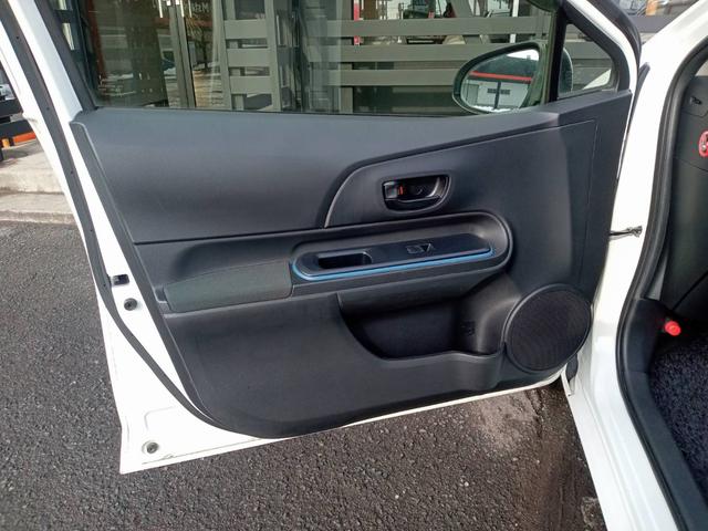 アクア S ハイブリッド 社外ナビTV オートライト 社外15インチAW 禁煙車 プッシュスタート 電動格納式ミラー(23枚目)