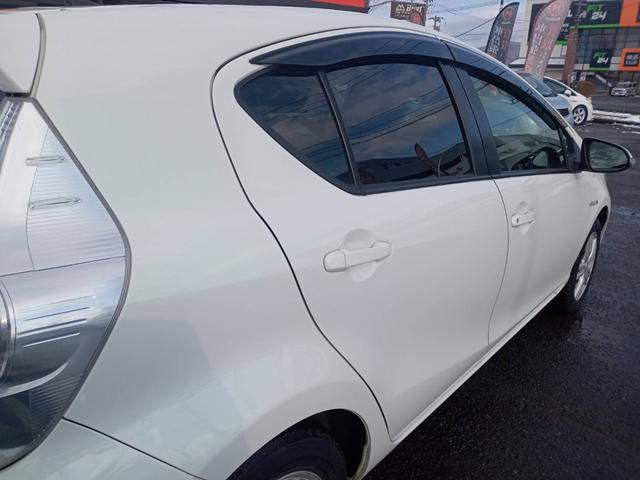 アクア S ハイブリッド 社外ナビTV オートライト 社外15インチAW 禁煙車 プッシュスタート 電動格納式ミラー(40枚目)