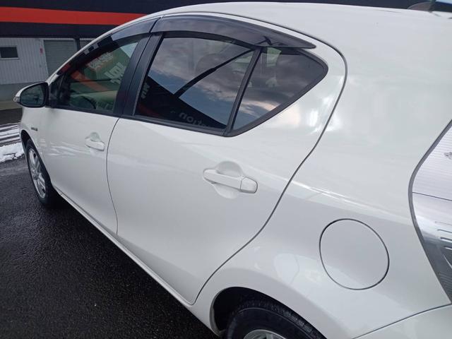 アクア S ハイブリッド 社外ナビTV オートライト 社外15インチAW 禁煙車 プッシュスタート 電動格納式ミラー(41枚目)