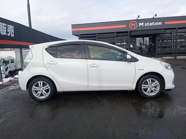 アクア S ハイブリッド 社外ナビTV オートライト 社外15インチAW 禁煙車 プッシュスタート 電動格納式ミラー(46枚目)