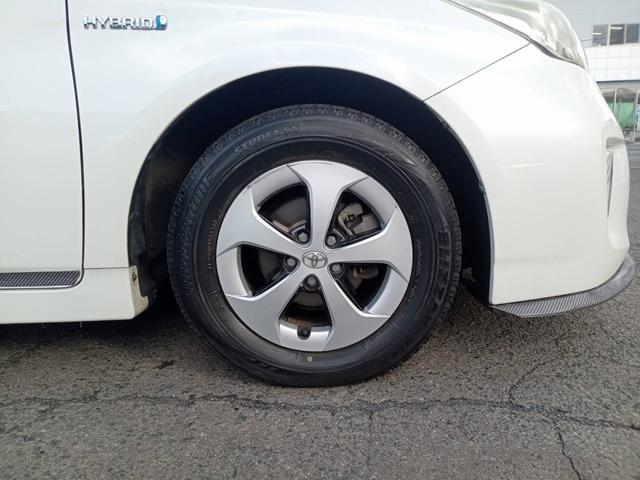 プリウス S ハイブリッド 寒冷地仕様 純正ナビ フルセグTV バックカメラ ステアリングリモコン オートライト HIDヘッドライト フロントフォグ プッシュスタート トノカバー 禁煙車(8枚目)