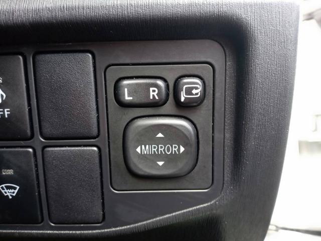 プリウス S ハイブリッド 寒冷地仕様 純正ナビ フルセグTV バックカメラ ステアリングリモコン オートライト HIDヘッドライト フロントフォグ プッシュスタート トノカバー 禁煙車(12枚目)