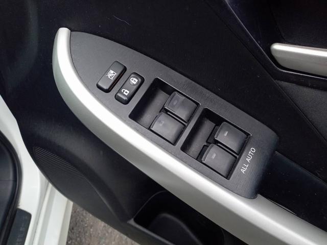 プリウス S ハイブリッド 寒冷地仕様 純正ナビ フルセグTV バックカメラ ステアリングリモコン オートライト HIDヘッドライト フロントフォグ プッシュスタート トノカバー 禁煙車(23枚目)