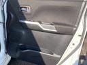 【運転席側ドア】収納スペースも充実しており快適な室内空間となっております！