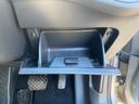運転席側収納スペース装備になります!