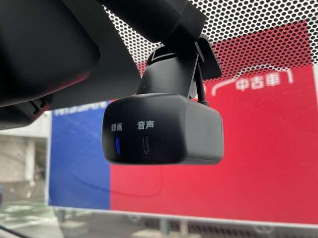 ノート ｅ－パワー　メダリスト　衝突軽減　ナビ　３６０°モニター　クルコン　ＥＴＣ　障害物センサー　スマートルームミラー　車線逸脱警報　ドラレコ　ＥＴＣ　フルセグＴＶ　ＤＶＤ再生　インテリキー　ＬＥＤライト　純正アルミ　ワンオーナー（17枚目）