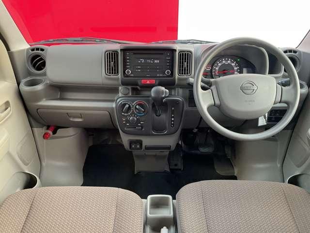 クリッパーバン ＤＸ　ＧＬパッケージ　４ＷＤ　衝突軽減　純正ＣＤ　キーレスキー　ワンオーナ－　アイドリングストップ　横滑り防止装置　障害物センサー　オートマチックハイビーム　両側スライドドア　ＬＥＤライト　前席パワーウィンドウ（4枚目）