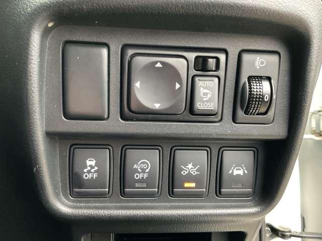 ジューク １５ＲＸ　Ｖセレクション　衝突軽減　ナビ　３６０°モニター　キセノン　ＥＴＣ　アイドリングストップ　横滑り防止装置　車線逸脱警報　オートマチックハイビーム　ドラレコ　フルセグ　ＤＶＤ再生　インテリキー　アルミ　オートエアコン（12枚目）