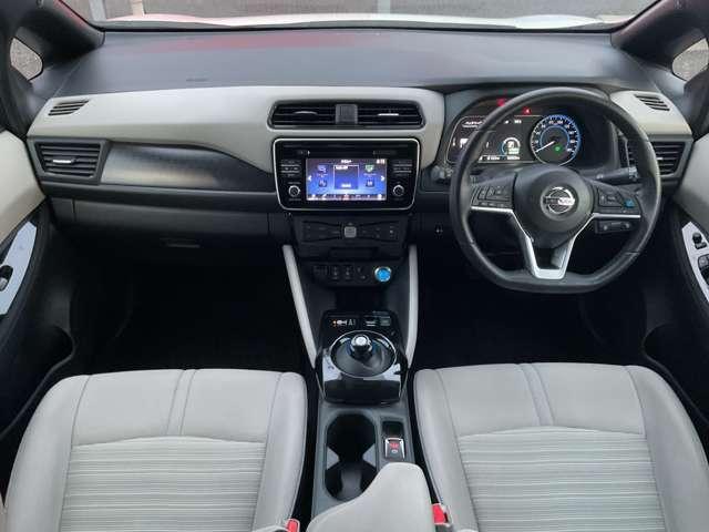 リーフ Ｘ　プロパイロット　メーカーナビ　バックカメラ　障害物センサー　車線逸脱警報　シートヒーター　ドライブレコーダー　フルセグＴＶ　ＤＶＤ再生　インテリキー　ＬＥＤライト　ＥＴＣ　純正アルミ　横滑り防止装置（4枚目）