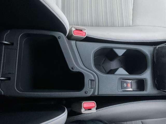 リーフ Ｘ　プロパイロット　メーカーナビ　バックカメラ　障害物センサー　車線逸脱警報　シートヒーター　ドライブレコーダー　フルセグＴＶ　ＤＶＤ再生　インテリキー　ＬＥＤライト　ＥＴＣ　純正アルミ　横滑り防止装置（12枚目）