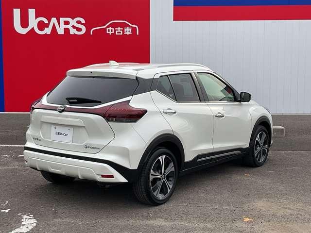 キックス Ｘ　ツートーンインテリアエディション　社用車ＵＰ　プロパイロット　ワイドナビＴＶ　ＥＴＣ　エマージェンシーブレーキ　アラウンドビューモニター　障害物センサー　スマートミラー　シートヒーター　ドラレコ　インテリキー　ＬＥＤライト　ＤＶＤ再生（5枚目）