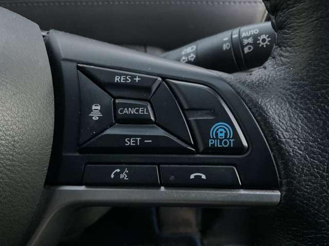 セレナ ｅ－パワー　ハイウェイスターＶ　プロパイロット　ワイドナビＴＶ　後席モニター　エマージェンシーブレーキ　アラウンドビューモニター　障害物センサー　スマートミラー　ドラレコ　ＥＴＣ　ワンオーナー　両側電動スライドドア　ＬＥＤライト（7枚目）