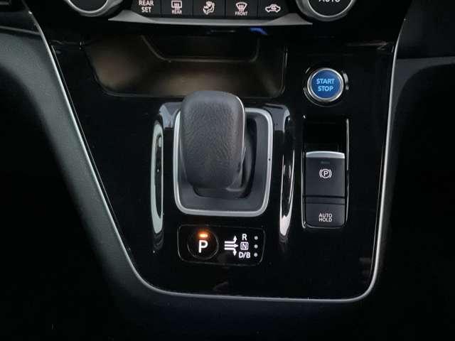 セレナ ｅ－パワー　ハイウェイスターＶ　プロパイロット　ワイドナビＴＶ　後席モニター　エマージェンシーブレーキ　アラウンドビューモニター　障害物センサー　スマートミラー　ドラレコ　ＥＴＣ　ワンオーナー　両側電動スライドドア　ＬＥＤライト（14枚目）