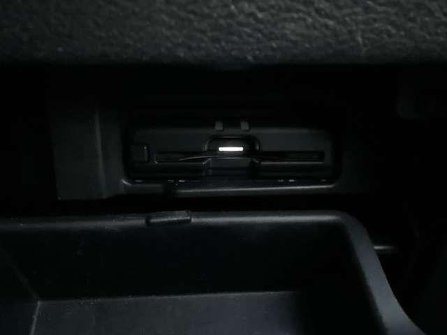 セレナ ｅ－パワー　ハイウェイスターＶ　プロパイロット　ワイドナビＴＶ　後席モニター　エマージェンシーブレーキ　アラウンドビューモニター　障害物センサー　スマートミラー　ドラレコ　ＥＴＣ　ワンオーナー　両側電動スライドドア　ＬＥＤライト（19枚目）