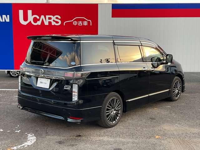 エルグランド ２５０ハイウェイスタープレミアムアーバンクロム　後期　衝突軽減　ワイドナビ　後席モニタ－　クルコン　アラウンドビューモニター　障害物センサー　シートヒーター　ドラレコ　フルセグＴＶ　ＥＴＣ　電動シート　オットマン　両側電動スライドドア　ワンオーナ－（3枚目）