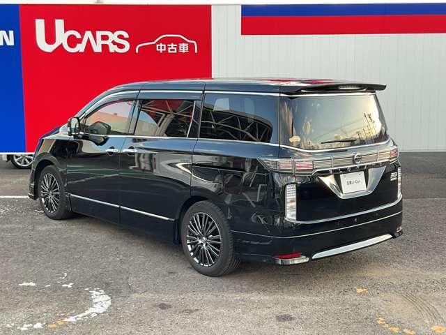 エルグランド ２５０ハイウェイスタープレミアムアーバンクロム　後期　衝突軽減　ワイドナビ　後席モニタ－　クルコン　アラウンドビューモニター　障害物センサー　シートヒーター　ドラレコ　フルセグＴＶ　ＥＴＣ　電動シート　オットマン　両側電動スライドドア　ワンオーナ－（5枚目）