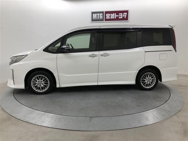 ノア ハイブリッドＳｉ　ダブルバイビーＩＩＩ　フルセグ　メモリーナビ　ＤＶＤ再生　バックカメラ　衝突被害軽減システム　ＥＴＣ　ドラレコ　両側電動スライド　ＬＥＤヘッドランプ　乗車定員７人　３列シート　ワンオーナー　フルエアロ　記録簿（4枚目）