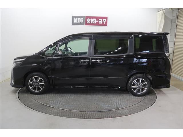 ヴォクシー ＺＳ　煌　フルセグ　メモリーナビ　ＤＶＤ再生　後席モニター　バックカメラ　衝突被害軽減システム　ＥＴＣ　両側電動スライド　ＬＥＤヘッドランプ　ウオークスルー　乗車定員７人　３列シート　ワンオーナー　フルエアロ（8枚目）