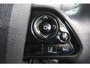 プリウス Ｓツーリングセレクション・ブラックエディション　４ＷＤ　フルセグ　ミュージックプレイヤー接続可　バックカメラ　衝突被害軽減システム　ＥＴＣ　ドラレコ　ＬＥＤヘッドランプ　ワンオーナー　記録簿（4枚目）