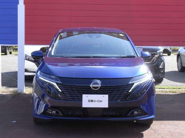 オーラ １．２　Ｇ　・試乗車ＵＰ　・メーカーＯＰ　ＮＣナビシステム（8枚目）
