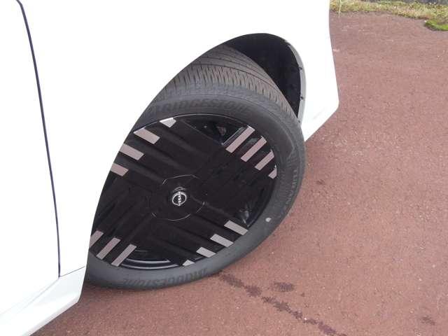 オーラ １．２　Ｇ　・試乗車ＵＰ　・メーカーＯＰ　ＮＣナビシステム（5枚目）
